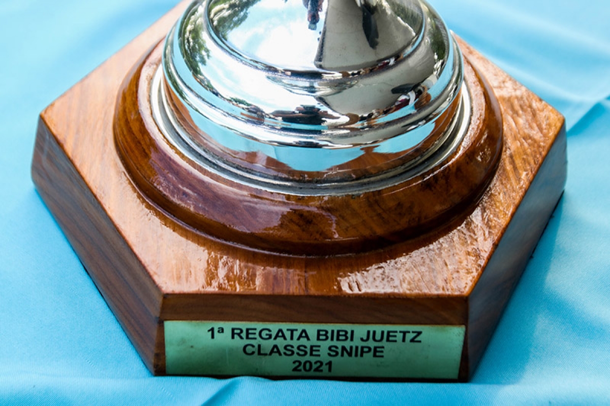 Taça Bibi Juetz: emoção e regatas desafiadoras marcam homenagem