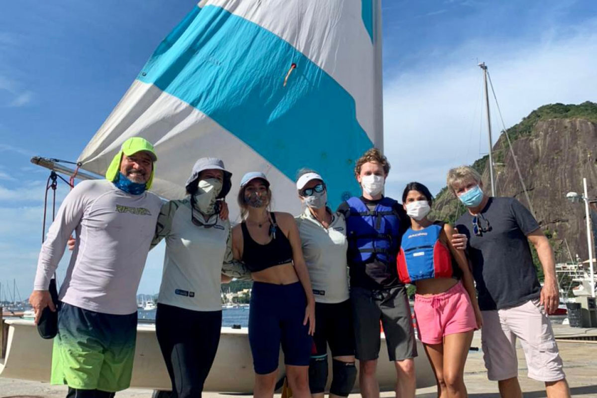 A crescente flotilha de Dingue rumo ao estadual