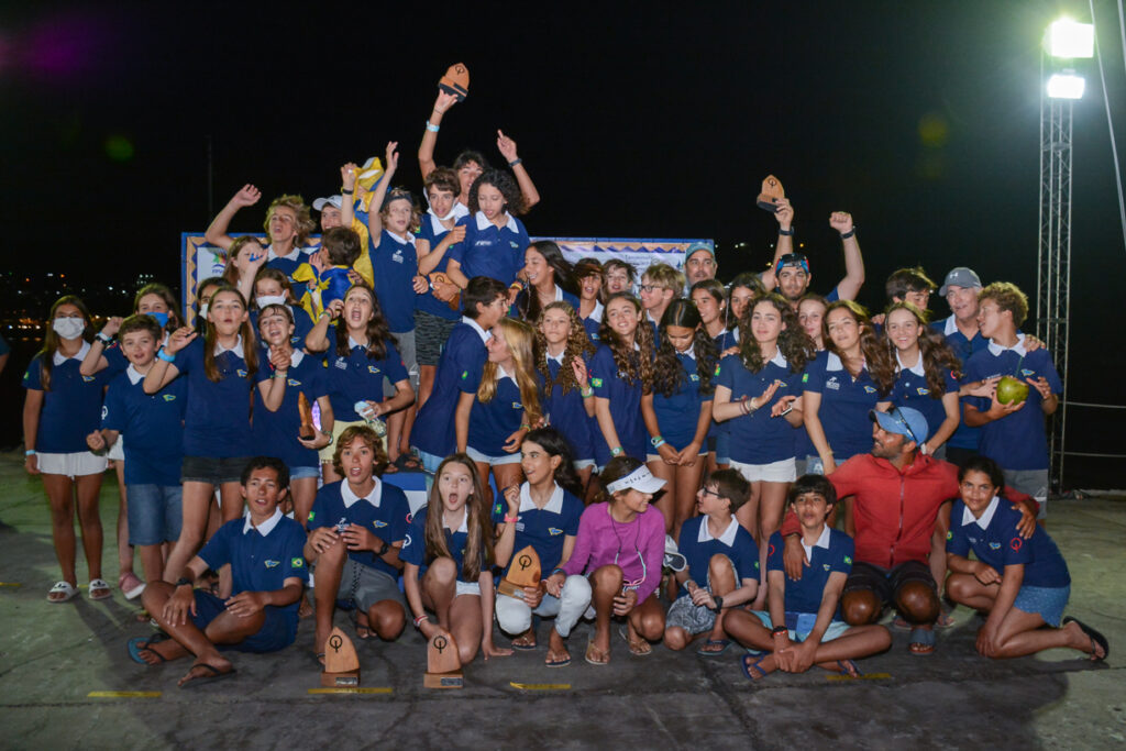 FZC domina 50º Brasileiro de Optimist com dobradinha no pódio individual, títulos por equipes e categorias.