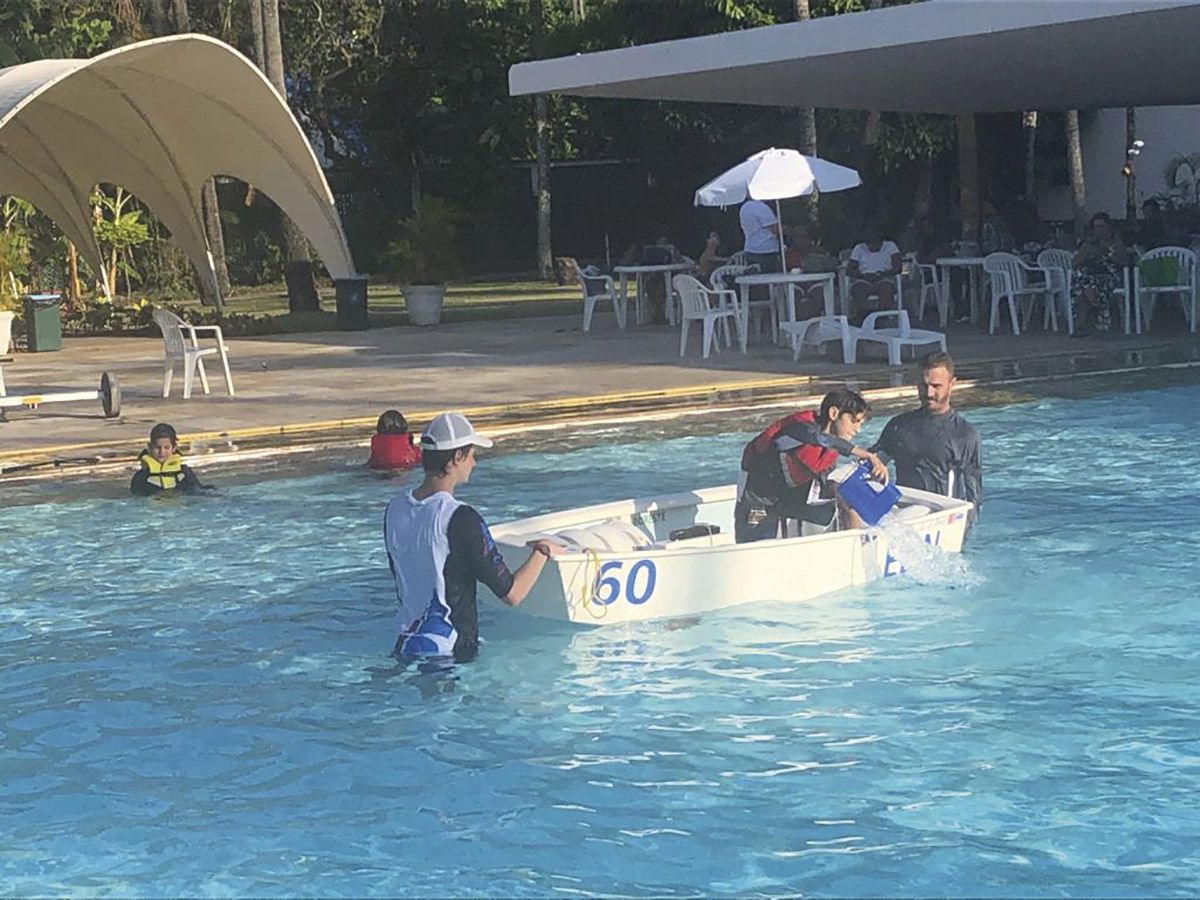 A 1ª velejada na piscina