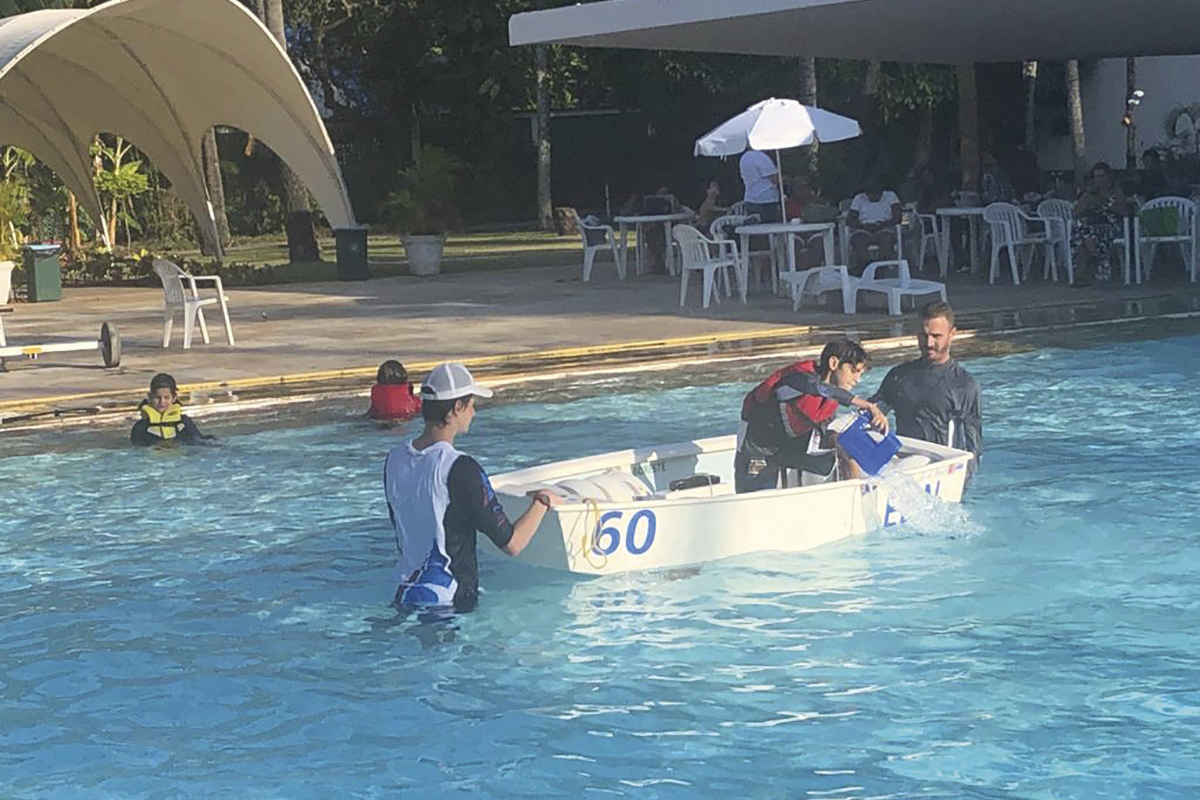A 1ª velejada na piscina