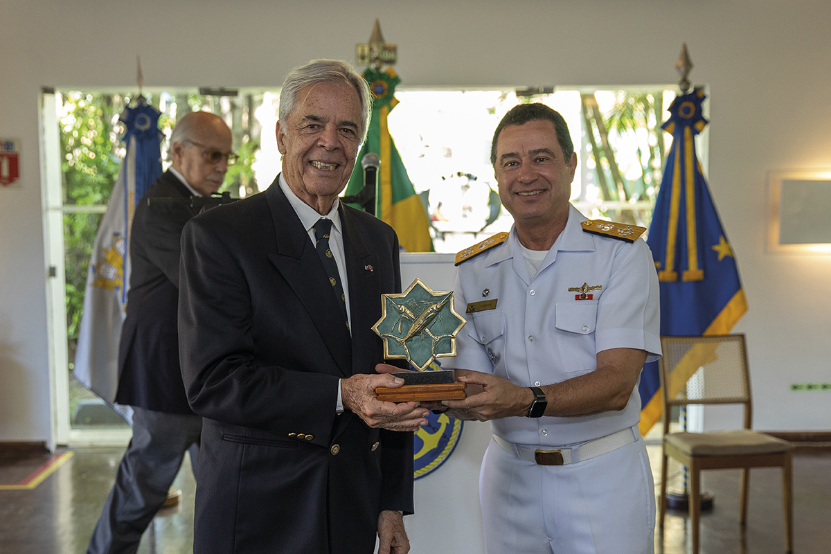 ICRJ homenageia Marinha do Brasil 