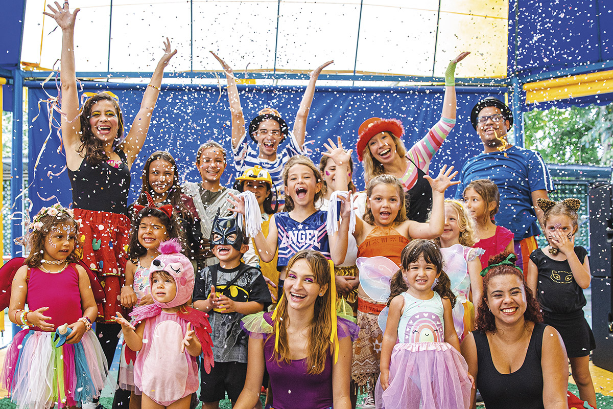 Bailinho anima foliões de todas as idades