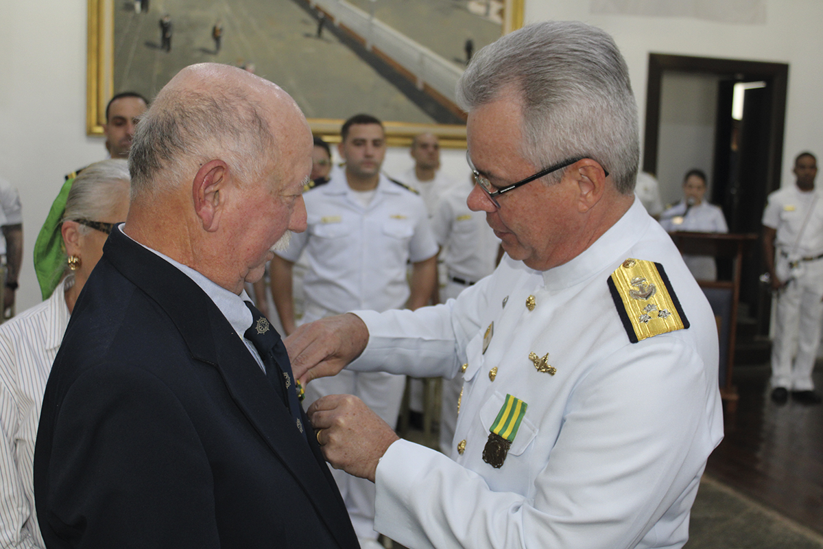 Conselheiro recebe Medalha Mérito Tamandaré