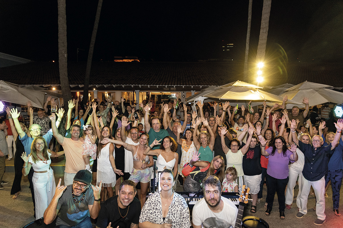 Show eclético de Tati Cirelli anima Música nos Coqueiros 