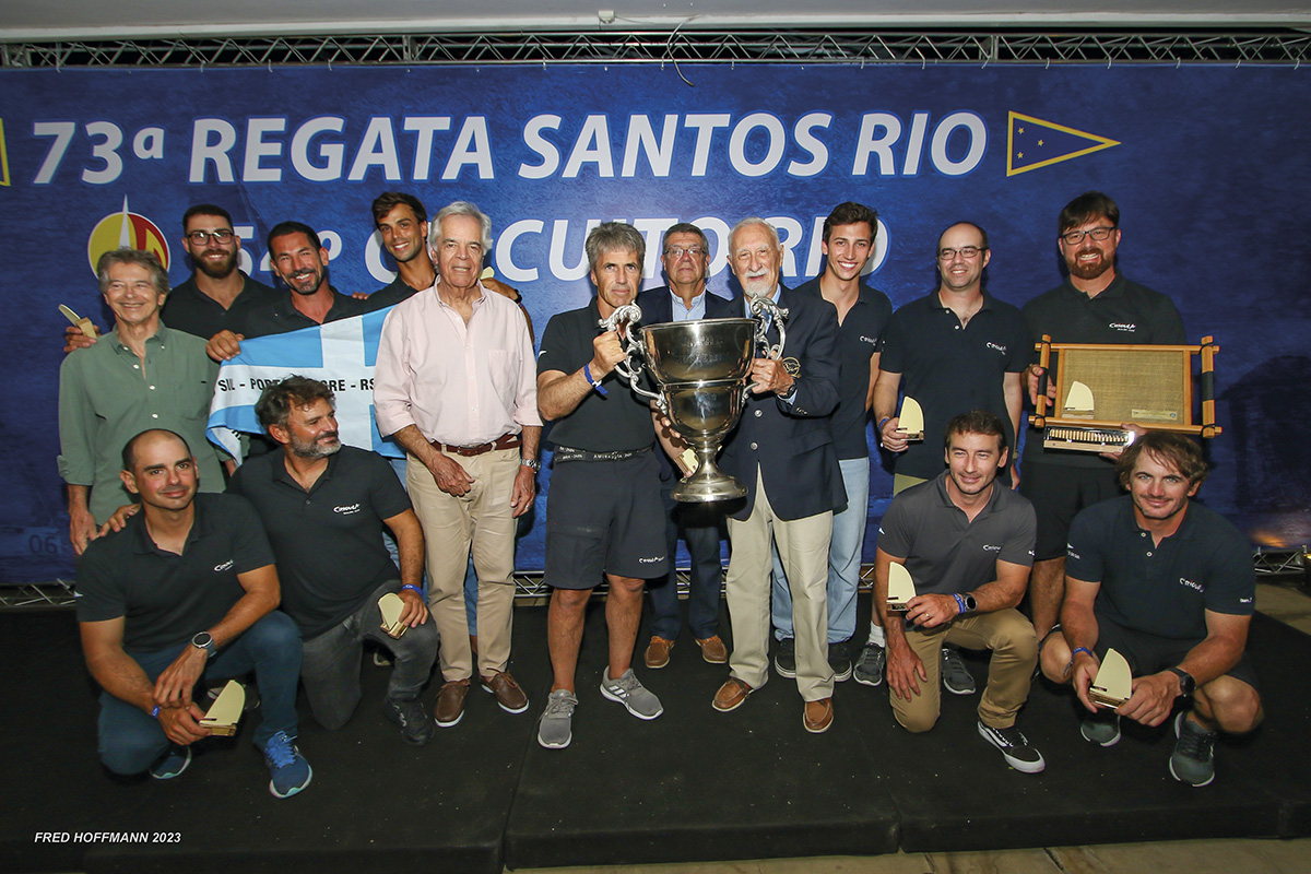 Veleiro Crioula é o Fita Azul e campeão da desafiadora 73ª Regata Santos-Rio