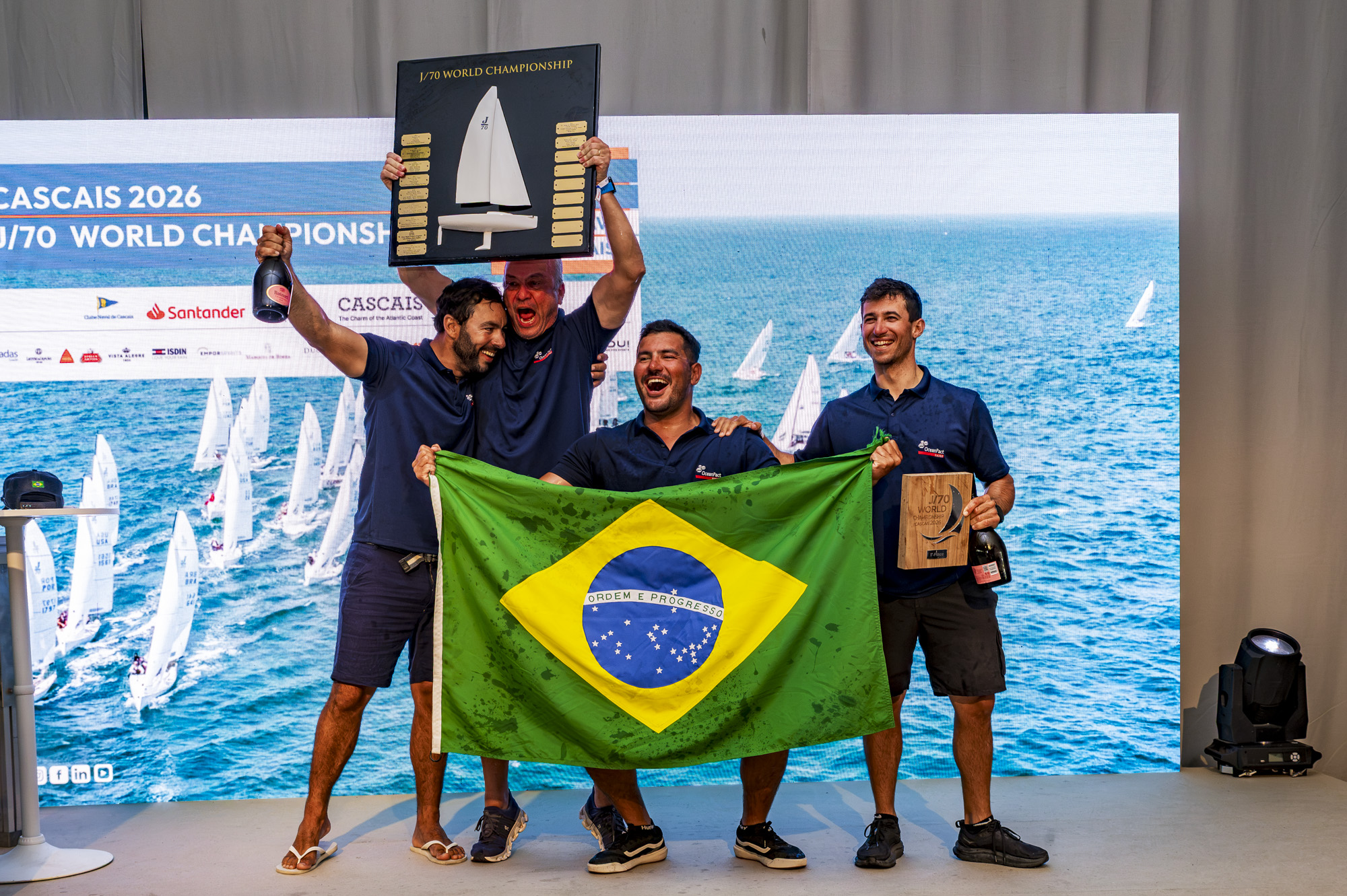 Equipe Oceanpact/Viking vence o Campeonato Mundial de J/70 